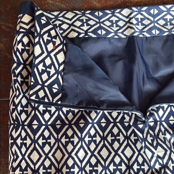 Mario Serrani Italy Navy and White Geometric Pattern Skirt - Picture 3 of 9